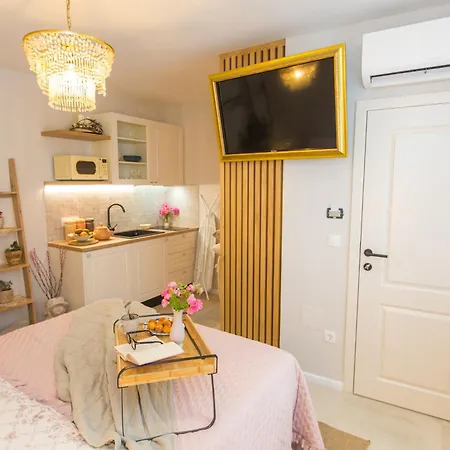 Back In Time Luxury Apartment